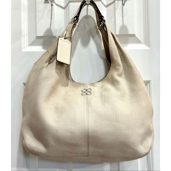 COACH - 🎉HP🎉 “Julia" Cream Pebbled Leather Hobo Ergo Bag - Retired - Picture 5 of 14